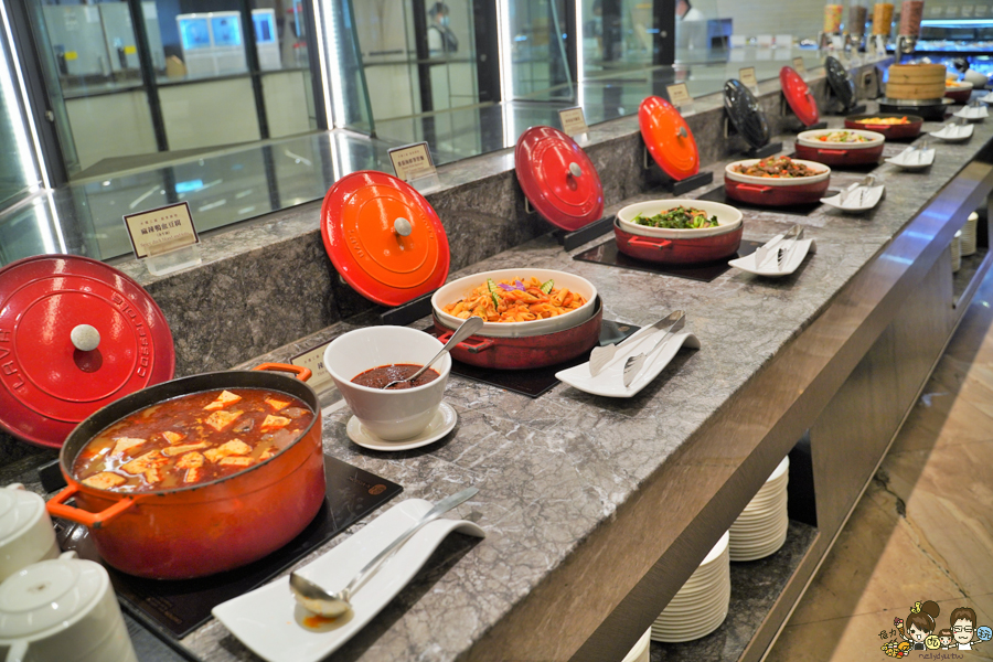 高雄火鍋 火鍋吃到飽 吃到飽 木櫃工廠創意鍋物 聚餐 聚會 多人聚餐 謝師宴 吃到飽 甜點 海鮮 和牛 可朗芙 限定 下午茶