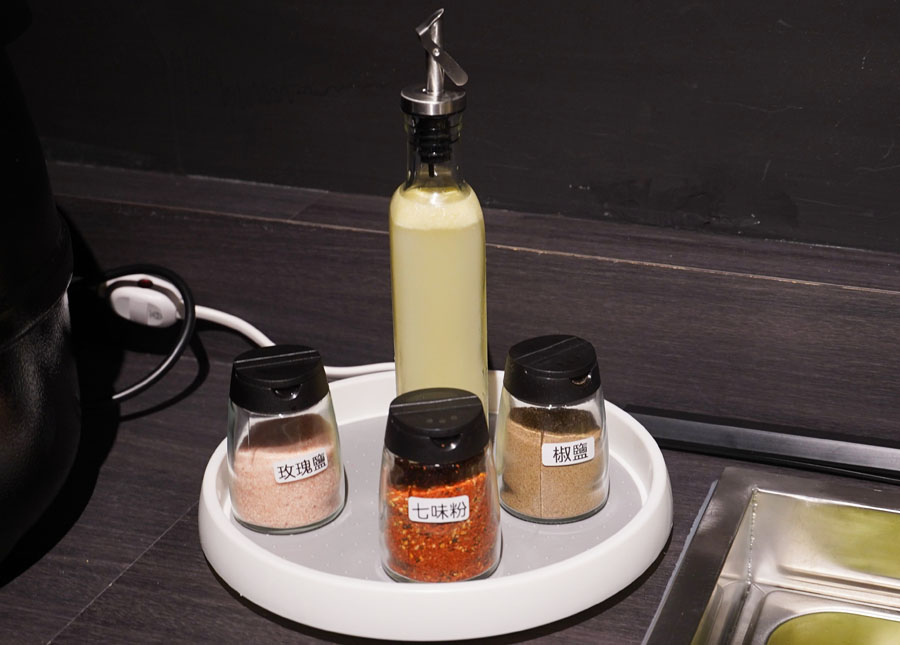 花燒肉 高雄燒肉 個人燒肉 單人燒肉 燒肉套餐 聚餐 聚會 包廂 駐唱 北高雄美食 高雄燒肉推薦