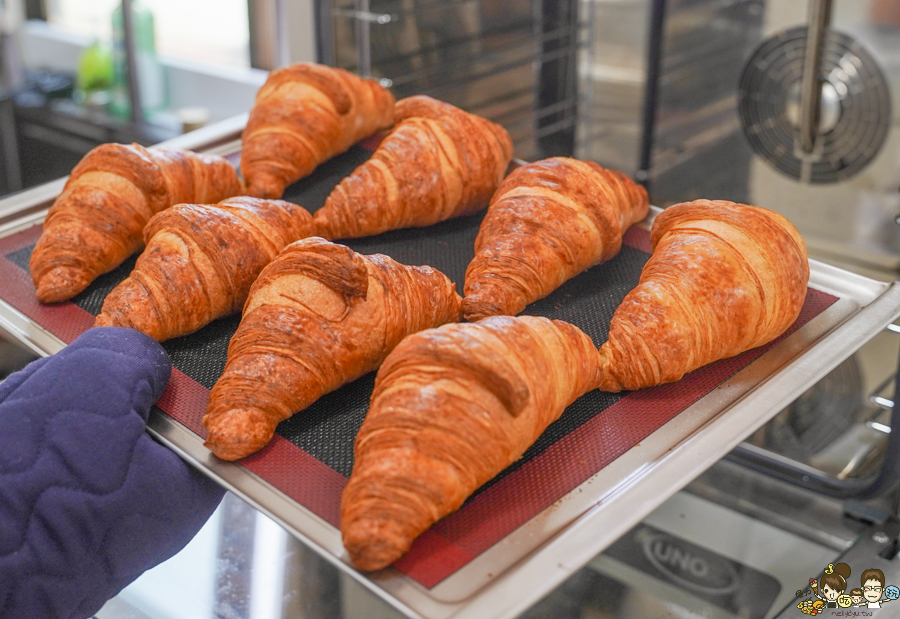 依賴咖啡 三民咖啡 咖啡館 文山特區 推薦咖啡 甜點 手工甜點 單品咖啡 網美咖啡店 文青 包場 場地租借