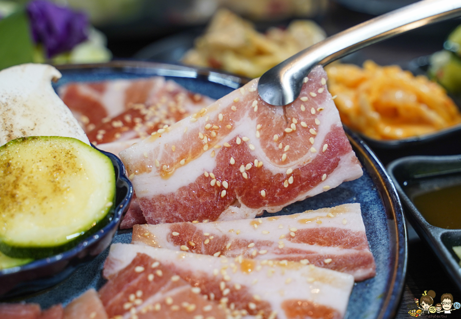 花燒肉 高雄燒肉 個人燒肉 單人燒肉 燒肉套餐 聚餐 聚會 包廂 駐唱 北高雄美食 高雄燒肉推薦