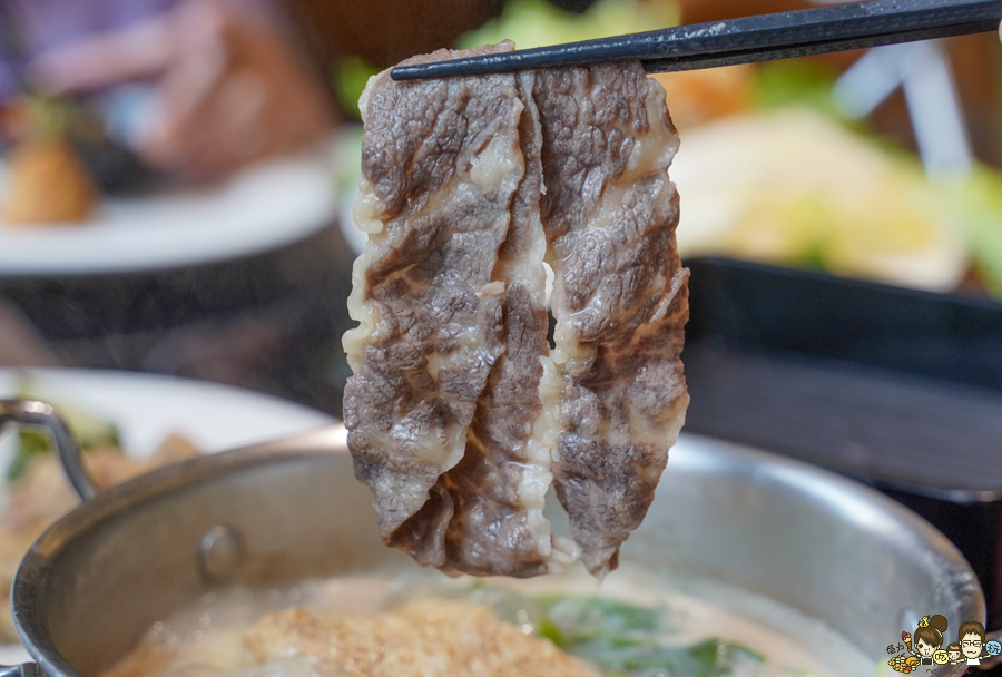 高雄火鍋 火鍋吃到飽 吃到飽 木櫃工廠創意鍋物 聚餐 聚會 多人聚餐 謝師宴 吃到飽 甜點 海鮮 和牛 可朗芙 限定 下午茶