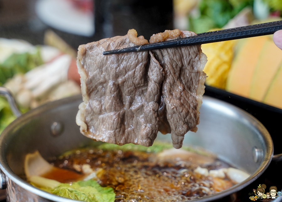 高雄火鍋 火鍋吃到飽 吃到飽 木櫃工廠創意鍋物 聚餐 聚會 多人聚餐 謝師宴 吃到飽 甜點 海鮮 和牛 可朗芙 限定 下午茶