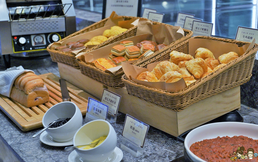 高雄火鍋 火鍋吃到飽 吃到飽 木櫃工廠創意鍋物 聚餐 聚會 多人聚餐 謝師宴 吃到飽 甜點 海鮮 和牛 可朗芙 限定 下午茶