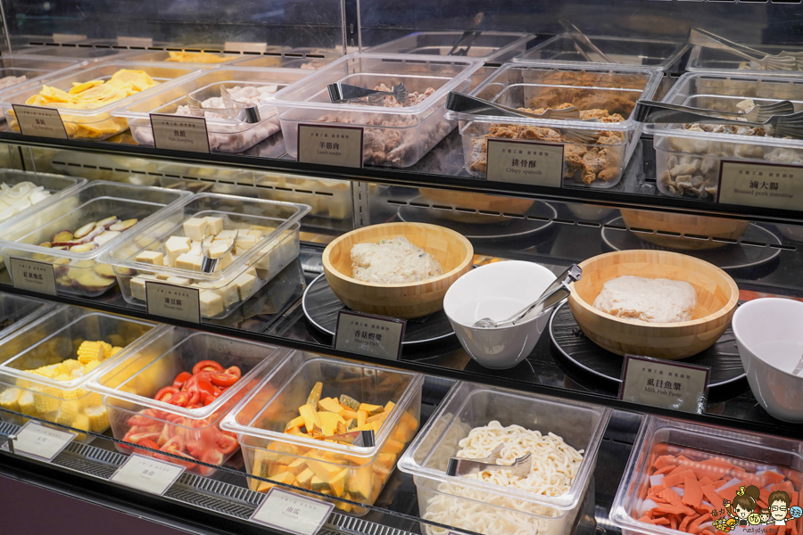 高雄火鍋 火鍋吃到飽 吃到飽 木櫃工廠創意鍋物 聚餐 聚會 多人聚餐 謝師宴 吃到飽 甜點 海鮮 和牛 可朗芙 限定 下午茶