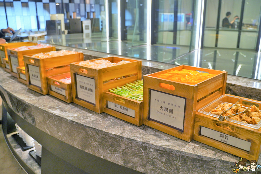 高雄火鍋 火鍋吃到飽 吃到飽 木櫃工廠創意鍋物 聚餐 聚會 多人聚餐 謝師宴 吃到飽 甜點 海鮮 和牛 可朗芙 限定 下午茶