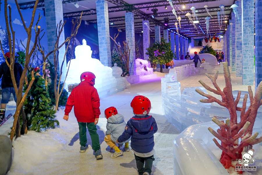 暑假旅遊 親子玩樂 親子 駁二 必玩 降溫 滑雪 白雪 冰雪祭．白色童話 