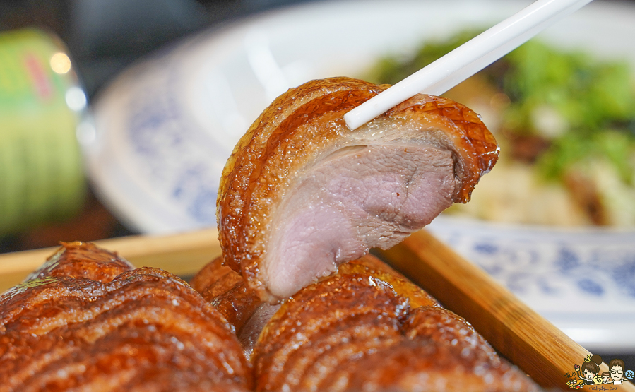 墨川四川樟茶烤鴨 台南川菜推薦 LA時尚川菜 烤鴨 片鴨 脆皮 川味料理 辣味 青花椒 香麻 夠味 聚餐 聚會 包廂 家庭聚餐 親子 