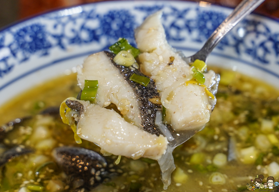 墨川四川樟茶烤鴨 台南川菜推薦 LA時尚川菜 烤鴨 片鴨 脆皮 川味料理 辣味 青花椒 香麻 夠味 聚餐 聚會 包廂 家庭聚餐 親子 