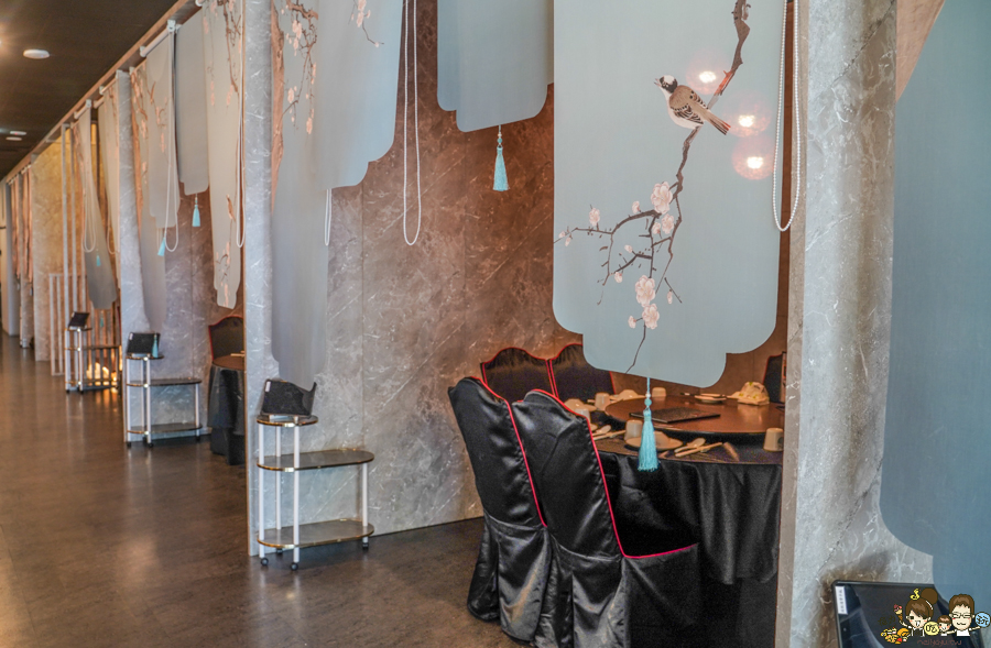 墨川四川樟茶烤鴨 台南川菜推薦 LA時尚川菜 烤鴨 片鴨 脆皮 川味料理 辣味 青花椒 香麻 夠味 聚餐 聚會 包廂 家庭聚餐 親子 