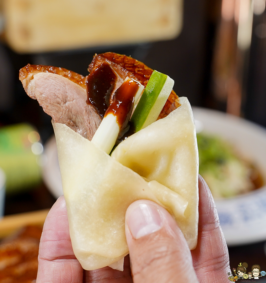 墨川四川樟茶烤鴨 台南川菜推薦 LA時尚川菜 烤鴨 片鴨 脆皮 川味料理 辣味 青花椒 香麻 夠味 聚餐 聚會 包廂 家庭聚餐 親子 