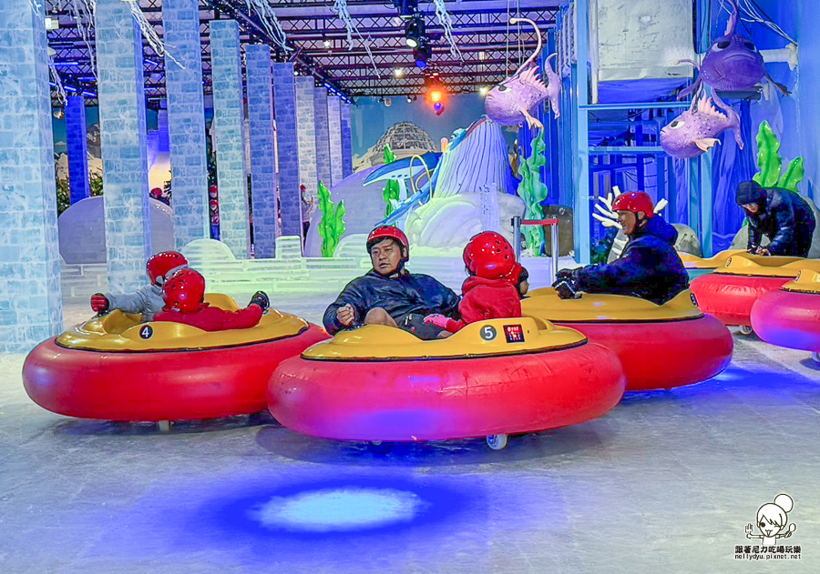 暑假旅遊 親子玩樂 親子 駁二 必玩 降溫 滑雪 白雪 冰雪祭．白色童話 