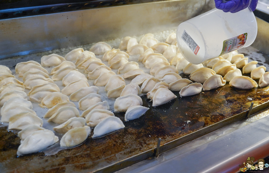 黃又香餃子 日式餃子 岡山黃昏市場 市場美食 市場必吃 岡山美食 餃子 煎餃