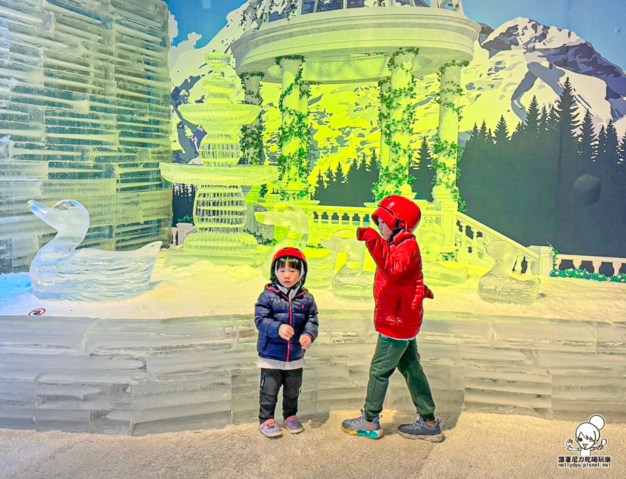 暑假旅遊 親子玩樂 親子 駁二 必玩 降溫 滑雪 白雪 冰雪祭．白色童話 