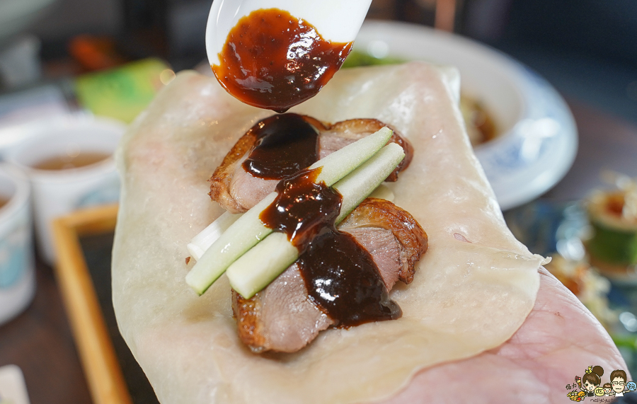 墨川四川樟茶烤鴨 台南川菜推薦 LA時尚川菜 烤鴨 片鴨 脆皮 川味料理 辣味 青花椒 香麻 夠味 聚餐 聚會 包廂 家庭聚餐 親子 