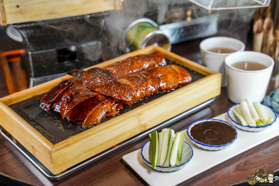 墨川四川樟茶烤鴨 台南川菜推薦 LA時尚川菜 烤鴨 片鴨 脆皮 川味料理 辣味 青花椒 香麻 夠味 聚餐 聚會 包廂 家庭聚餐 親子 