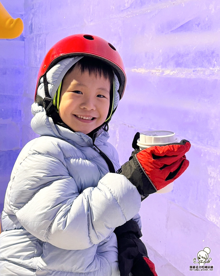 暑假旅遊 親子玩樂 親子 駁二 必玩 降溫 滑雪 白雪 冰雪祭．白色童話 