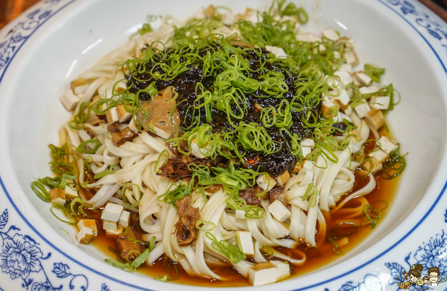 墨川四川樟茶烤鴨 台南川菜推薦 LA時尚川菜 烤鴨 片鴨 脆皮 川味料理 辣味 青花椒 香麻 夠味 聚餐 聚會 包廂 家庭聚餐 親子 