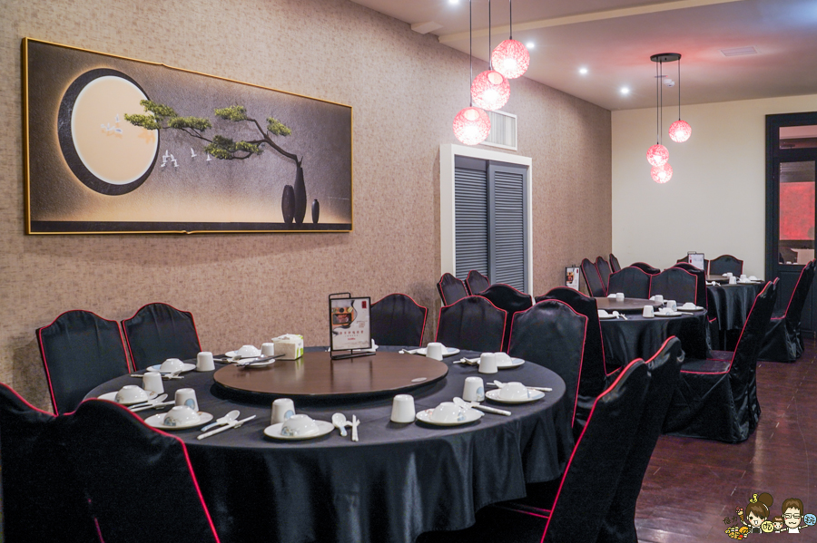 墨川四川樟茶烤鴨 台南川菜推薦 LA時尚川菜 烤鴨 片鴨 脆皮 川味料理 辣味 青花椒 香麻 夠味 聚餐 聚會 包廂 家庭聚餐 親子 