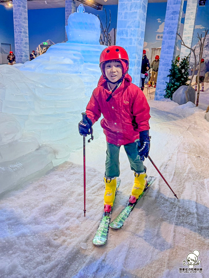 暑假旅遊 親子玩樂 親子 駁二 必玩 降溫 滑雪 白雪 冰雪祭．白色童話 