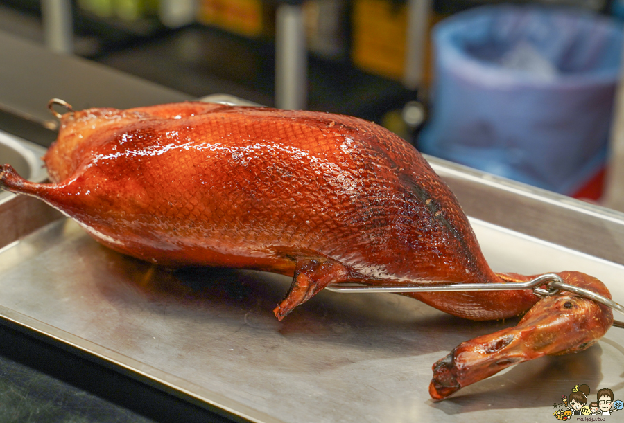 墨川四川樟茶烤鴨 台南川菜推薦 LA時尚川菜 烤鴨 片鴨 脆皮 川味料理 辣味 青花椒 香麻 夠味 聚餐 聚會 包廂 家庭聚餐 親子 