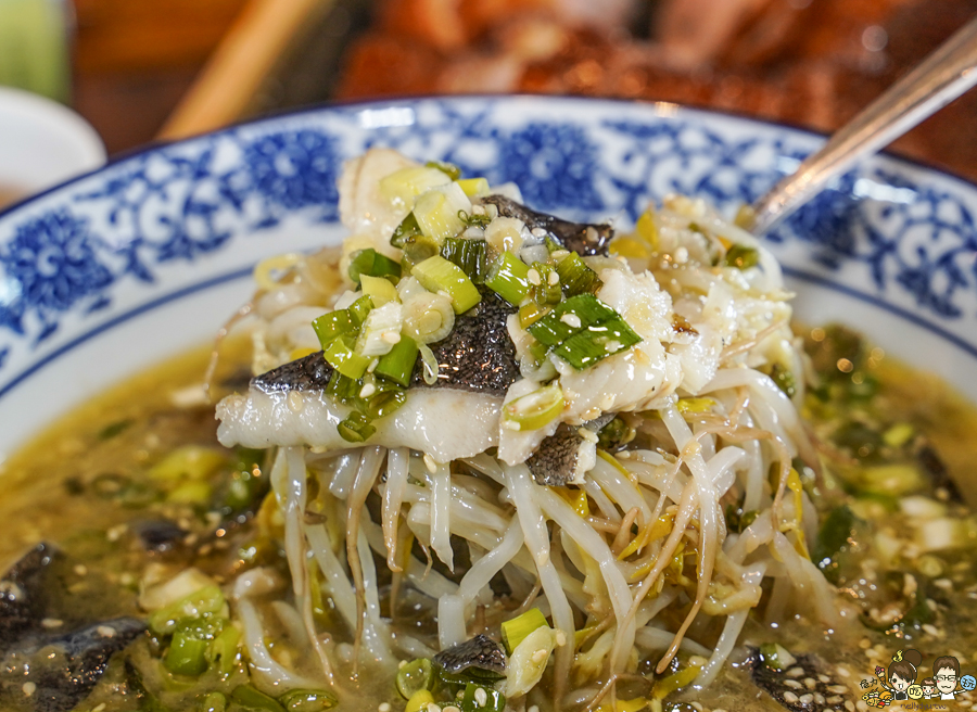 墨川四川樟茶烤鴨 台南川菜推薦 LA時尚川菜 烤鴨 片鴨 脆皮 川味料理 辣味 青花椒 香麻 夠味 聚餐 聚會 包廂 家庭聚餐 親子 