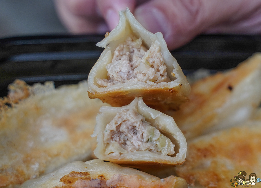 黃又香餃子 日式餃子 岡山黃昏市場 市場美食 市場必吃 岡山美食 餃子 煎餃