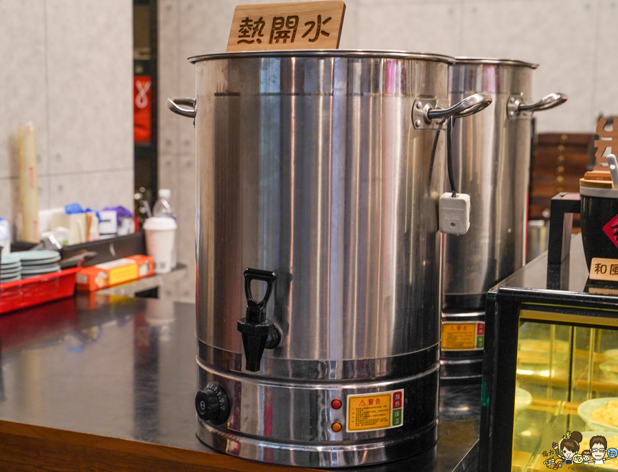 墨川四川樟茶烤鴨 台南川菜推薦 LA時尚川菜 烤鴨 片鴨 脆皮 川味料理 辣味 青花椒 香麻 夠味 聚餐 聚會 包廂 家庭聚餐 親子 