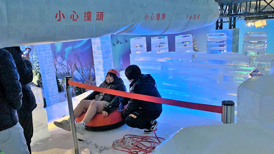 暑假旅遊 親子玩樂 親子 駁二 必玩 降溫 滑雪 白雪 冰雪祭．白色童話 