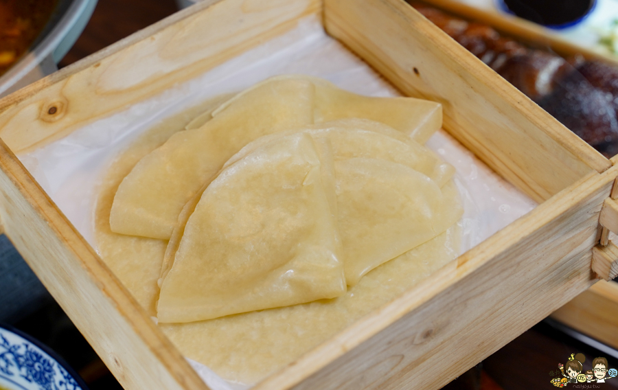 墨川四川樟茶烤鴨 台南川菜推薦 LA時尚川菜 烤鴨 片鴨 脆皮 川味料理 辣味 青花椒 香麻 夠味 聚餐 聚會 包廂 家庭聚餐 親子 