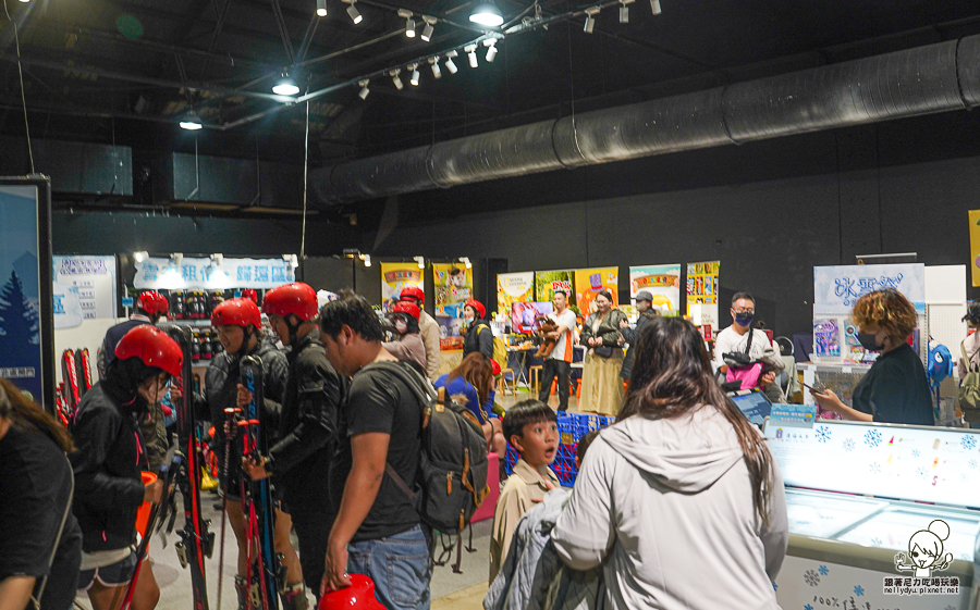 暑假旅遊 親子玩樂 親子 駁二 必玩 降溫 滑雪 白雪 冰雪祭．白色童話 