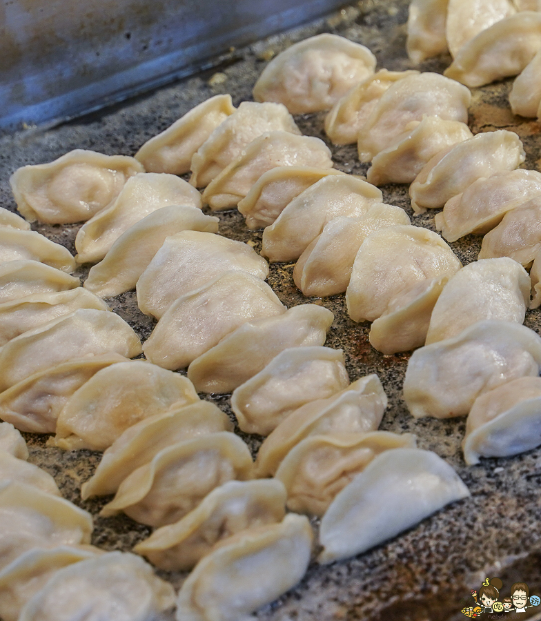 黃又香餃子 日式餃子 岡山黃昏市場 市場美食 市場必吃 岡山美食 餃子 煎餃
