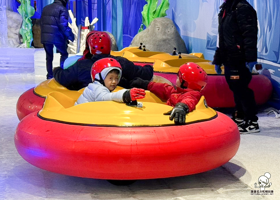 暑假旅遊 親子玩樂 親子 駁二 必玩 降溫 滑雪 白雪 冰雪祭．白色童話 