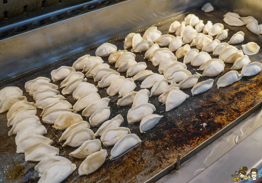黃又香餃子 日式餃子 岡山黃昏市場 市場美食 市場必吃 岡山美食 餃子 煎餃
