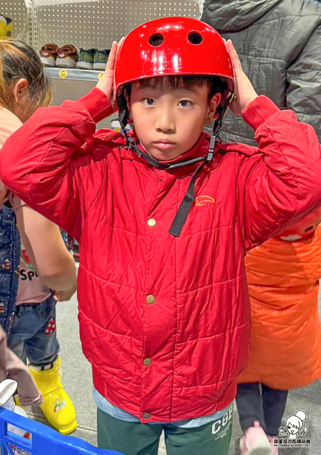 暑假旅遊 親子玩樂 親子 駁二 必玩 降溫 滑雪 白雪 冰雪祭．白色童話 