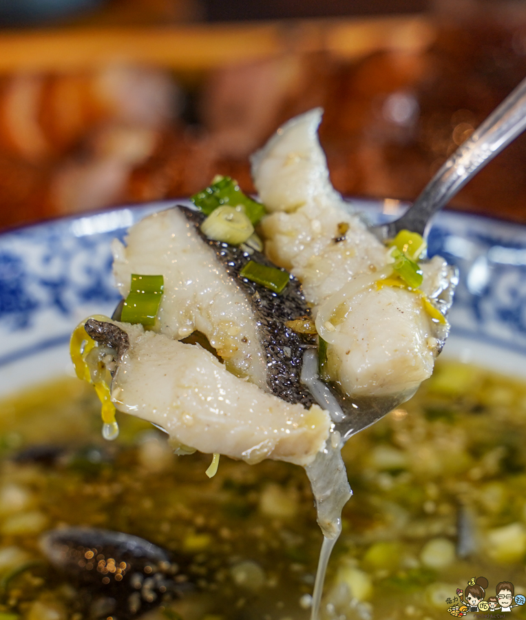 墨川四川樟茶烤鴨 台南川菜推薦 LA時尚川菜 烤鴨 片鴨 脆皮 川味料理 辣味 青花椒 香麻 夠味 聚餐 聚會 包廂 家庭聚餐 親子 