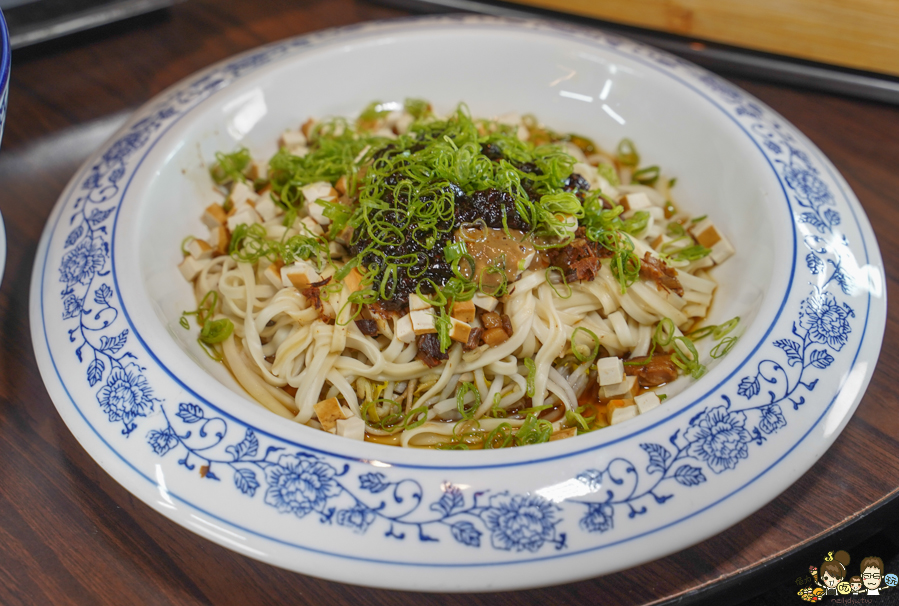 墨川四川樟茶烤鴨 台南川菜推薦 LA時尚川菜 烤鴨 片鴨 脆皮 川味料理 辣味 青花椒 香麻 夠味 聚餐 聚會 包廂 家庭聚餐 親子 