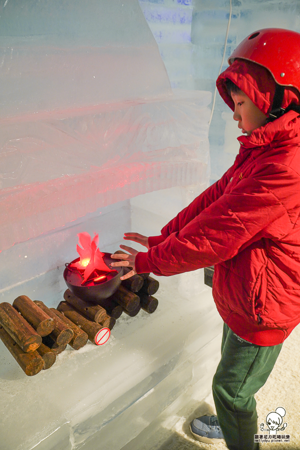 暑假旅遊 親子玩樂 親子 駁二 必玩 降溫 滑雪 白雪 冰雪祭．白色童話 