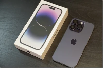 iPhone 14 Pro 動手玩 深紫色與動態島成特色 同場加映 Zeelot 專用滿版玻璃保護貼