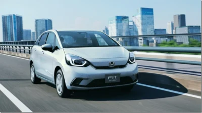 國產油電雙動能小車  HONDA FIT 油電版優點 缺點 一次看懂
