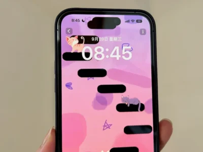 充電時把 iPhone 14 Pro 的動態島變成貓跳台 !