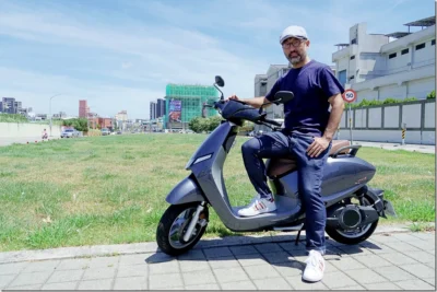 光陽 i-One 電動機車好騎嗎？市區代步最好用 現在買價格最殺