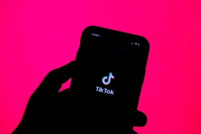 TikTok 全新特效引入以文生圖 AI 模型