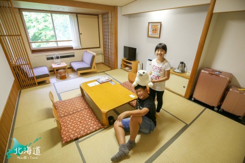 【北海道登別】第一滝本館溫泉飯店：一泊二食房型、晚餐和設施全記錄！1500坪溫泉澡堂/滑水道泳池/松葉蟹吃到爽超大氣