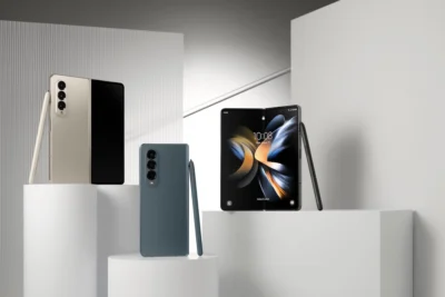 三星 Galaxy Z Fold4 動手玩 內頁螢幕超平整