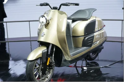 MV Agusta 聯手光陽推出電動速可達 Ampelio 現場直擊