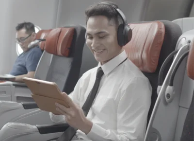 AirAsia亞航 為豪華平躺座位乘客提供Sony最新降噪耳機