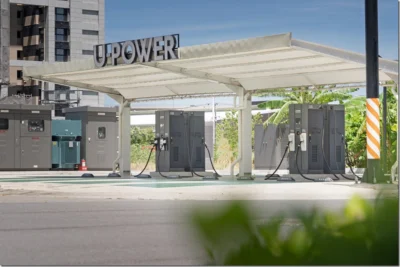 超高速充電站 U-POWER 全面升級 新增 20 席充電槍位