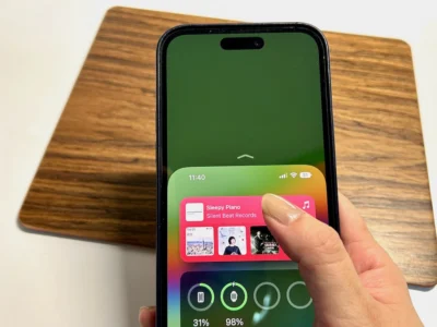 如何單手觸控到 iPhone 14 Pro Max 螢幕的上方