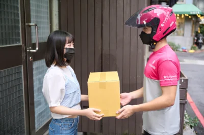 foodpanda 快商務 pandago 攜手「全家」推出「宅家取」服務