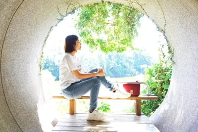 苗栗一日遊景點 頭屋 日新島水榭樓台。明德水庫湖中島咖啡廳‧好美好放鬆！